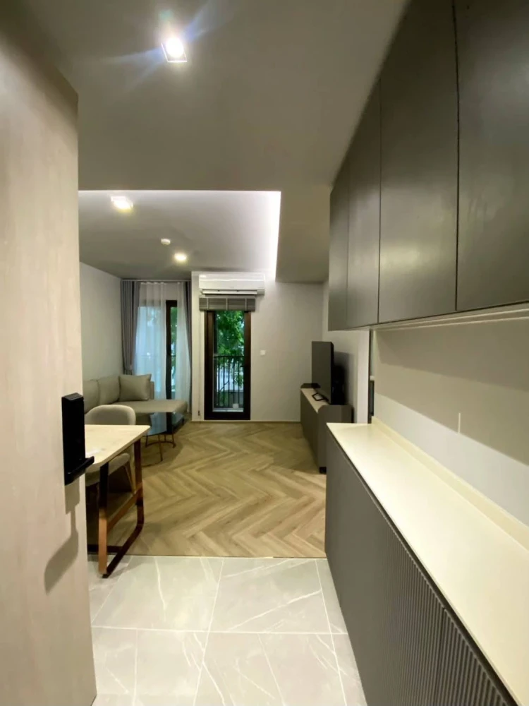 ให้เช่า Chapter Thonglor 25 1 ห้องนอน 1 ห้องน้ำ พื้นที่ใช้สอยเยอะ เฟอร์นิเจอร์ครบครัน หิ้วกระเป๋าเข้าอยู่ได้เลยจ้า