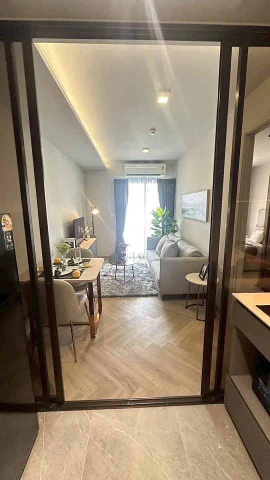 Chapter Thonglor 25 for rent, 1 bedroom, 1 bathroom, beautifully decorated, good location, fully furnished, reserve now.