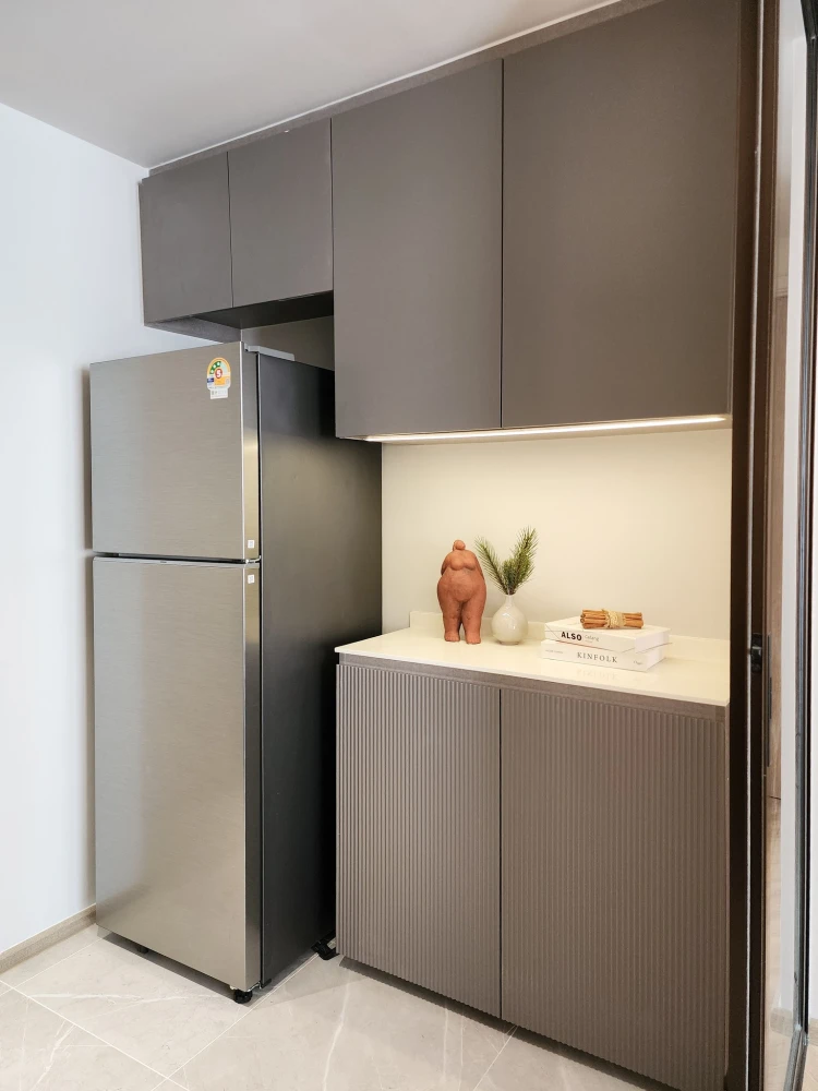For rent: Chapter Thonglor 25, 2 Beds, 2 Baths, pool view, corner room, not attached to anyone's room, beautifully decorated, you can't miss out on bo