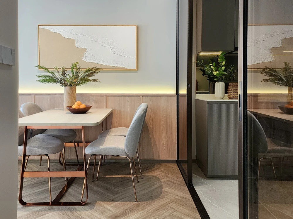 For rent: Chapter Thonglor 25, 2 Beds, 2 Baths, pool view, corner room, not attached to anyone's room, beautifully decorated, you can't miss out on bo