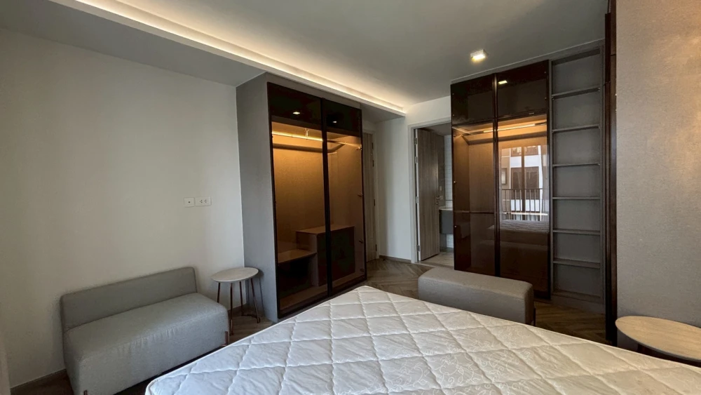 For rent: Chapter Thonglor 25, 5th floor, great view, fully furnished, very livable. Book now!