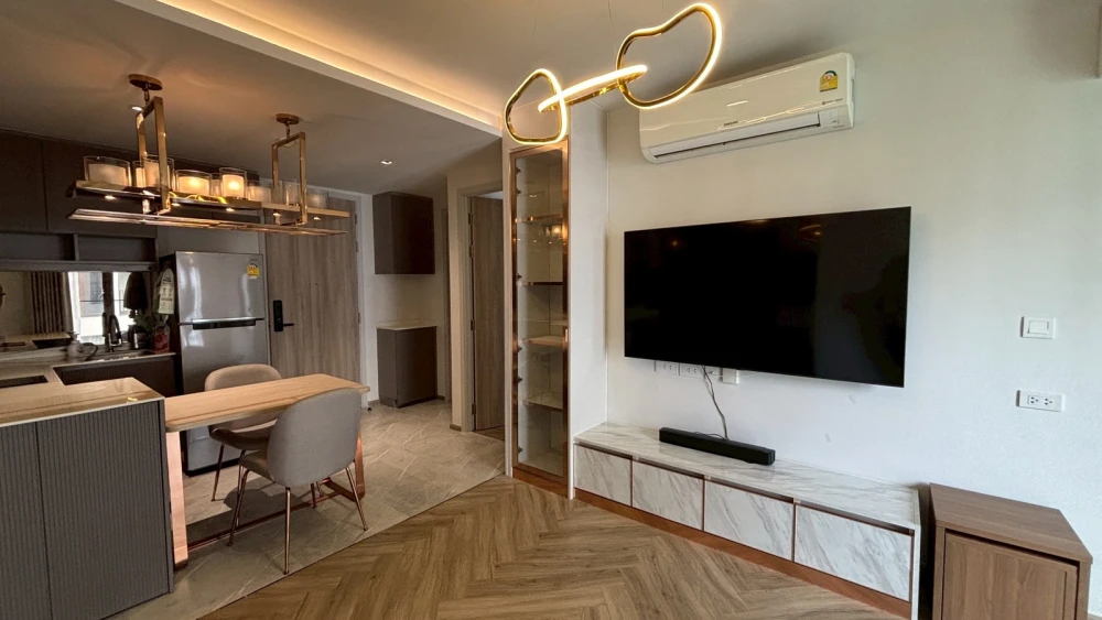 For rent: Chapter Thonglor 25, 5th floor, great view, fully furnished, very livable. Book now!