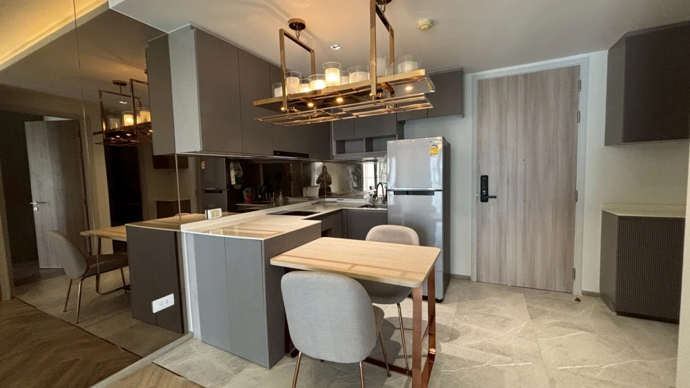 For rent: Chapter Thonglor 25, 5th floor, great view, fully furnished, very livable. Book now!