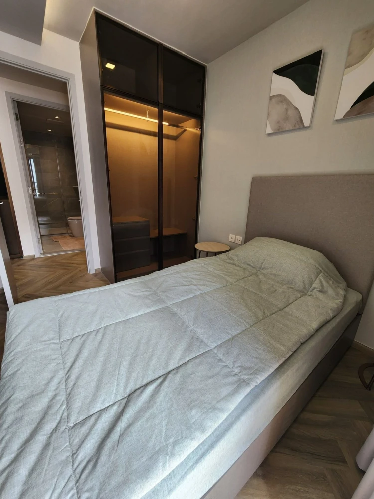 For rent: Chapter Thonglor 25, 6th floor, corner unit, pool view, fully furnished, very livable. Book now!