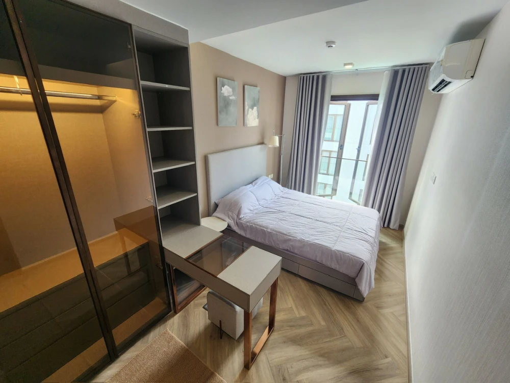 For rent: Chapter Thonglor 25, 6th floor, corner unit, pool view, fully furnished, very livable. Book now!