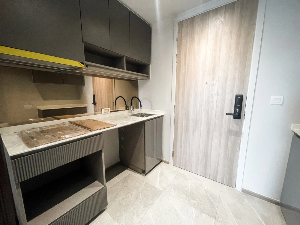 Chapter Thonglor 25 for rent, open view, good breeze, modern style decoration, complete functions, ready to move in immediately.