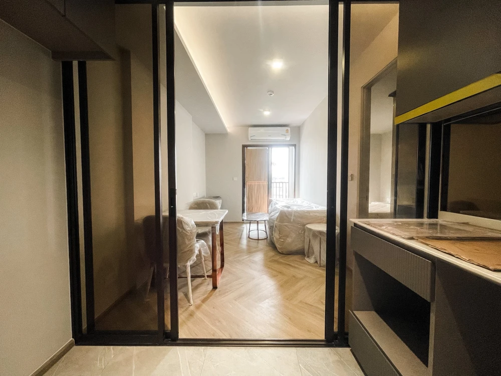 Chapter Thonglor 25 for rent, open view, good breeze, modern style decoration, complete functions, ready to move in immediately.
