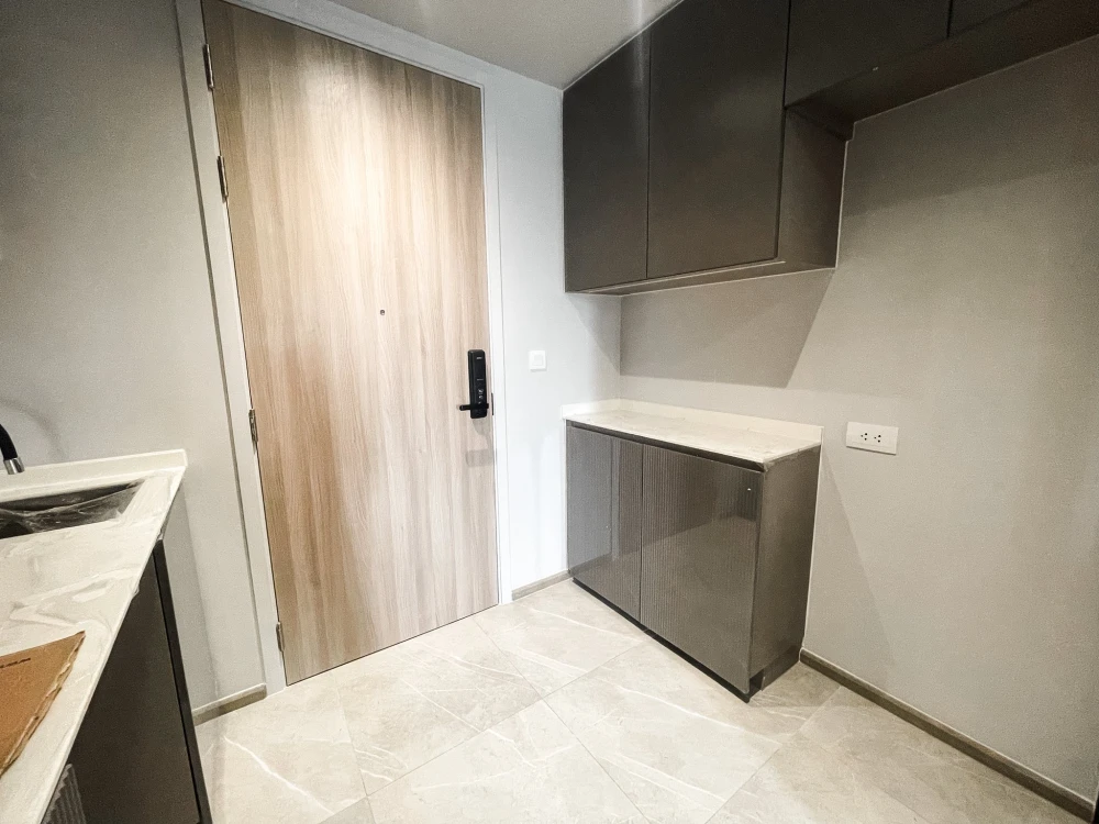 Chapter Thonglor 25 for rent, open view, good breeze, modern style decoration, complete functions, ready to move in immediately.