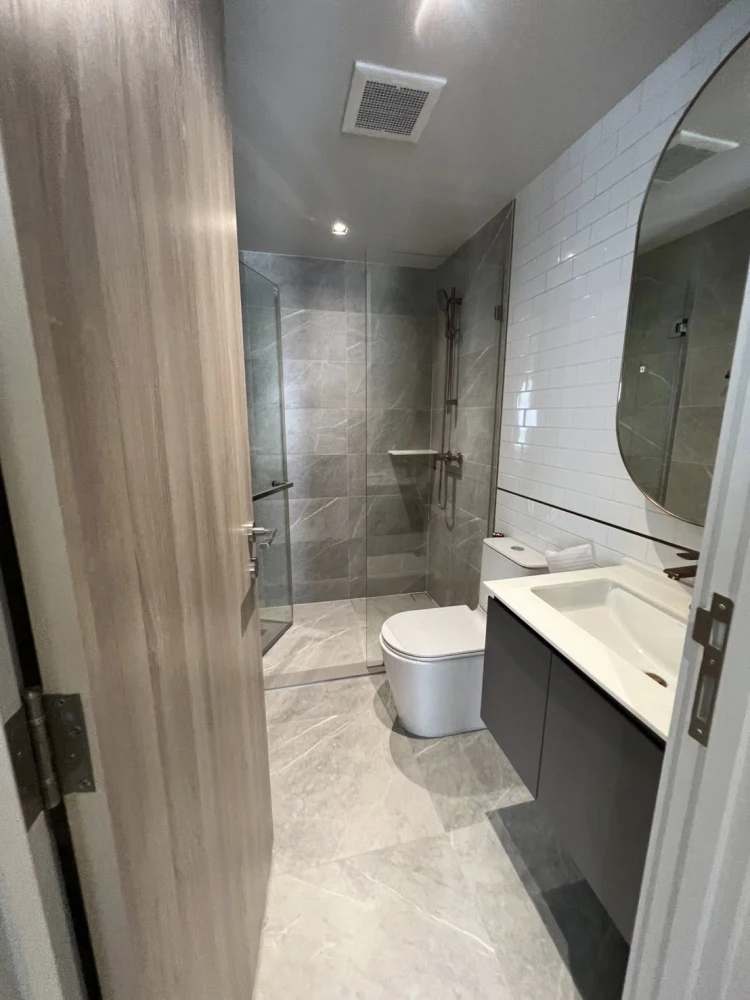 Chapter Thonglor 25 for rent, corner room, not crowded, fully furnished, pool view, book now