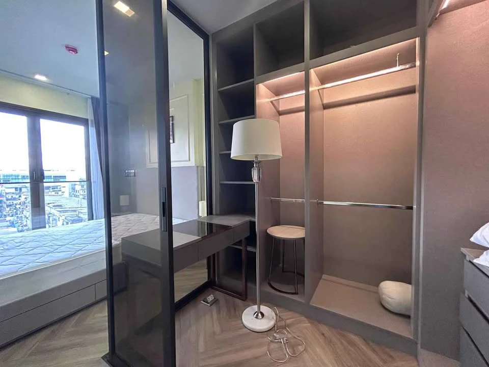 For rent, Chapter Thonglor 25, 7th floor, beautiful decorated room, minimal, mini-jai, has the best view, can reserve first come first serve.