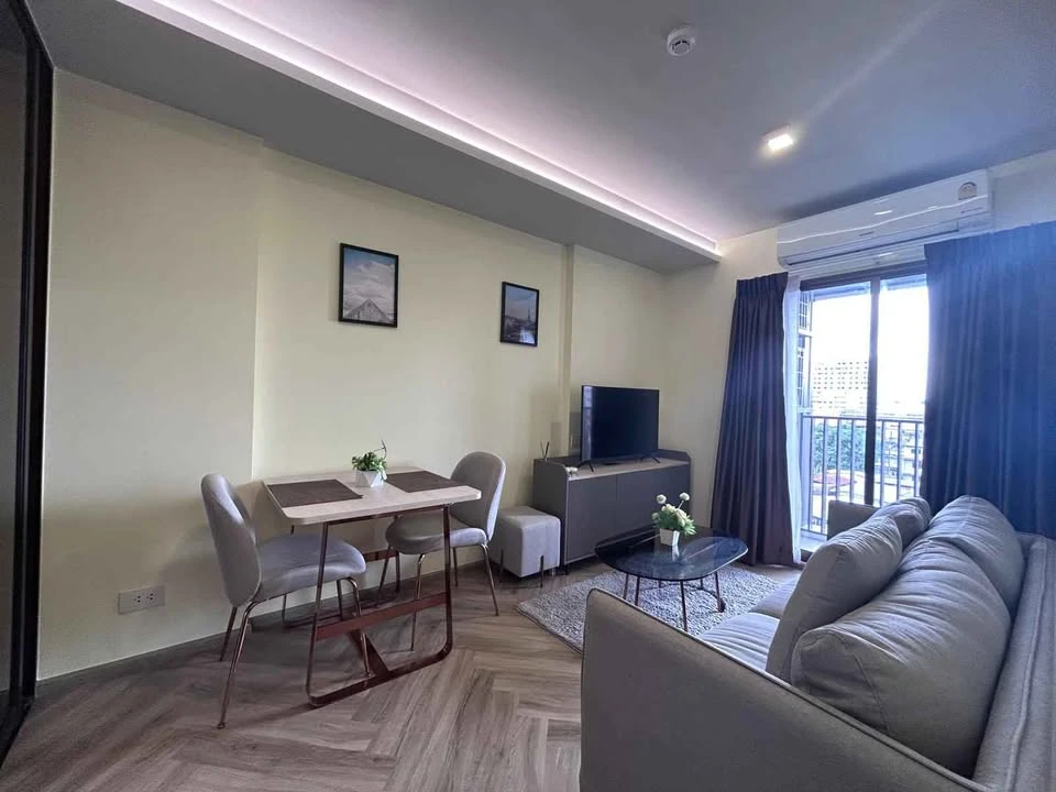 For rent, Chapter Thonglor 25, 7th floor, beautiful decorated room, minimal, mini-jai, has the best view, can reserve first come first serve.