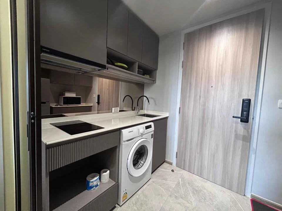 For rent, Chapter Thonglor 25, 7th floor, beautiful decorated room, minimal, mini-jai, has the best view, can reserve first come first serve.