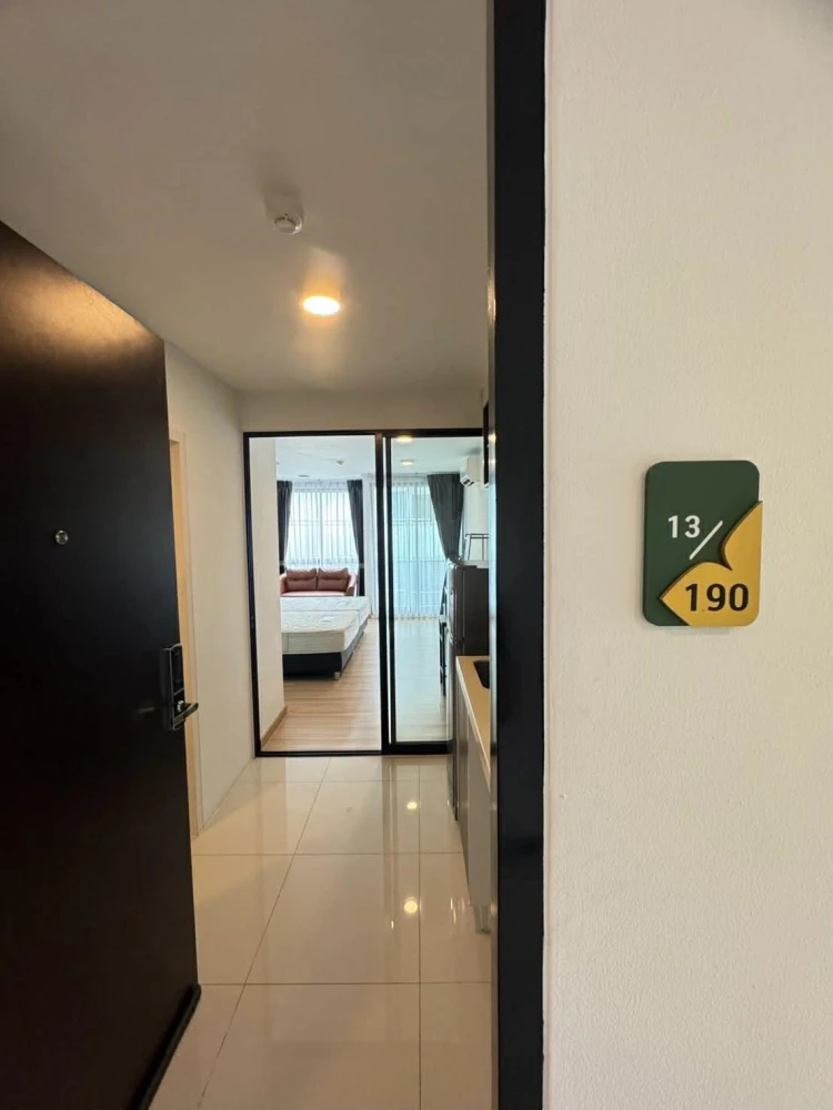 For rent: Chateau In Town Pinklao, 5th floor, partitioned room, fully furnished. Book now!