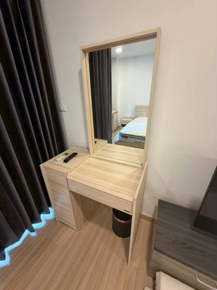 For rent: Chateau In Town Pinklao. Nice, well-partitioned room with full furnishings. Book now!