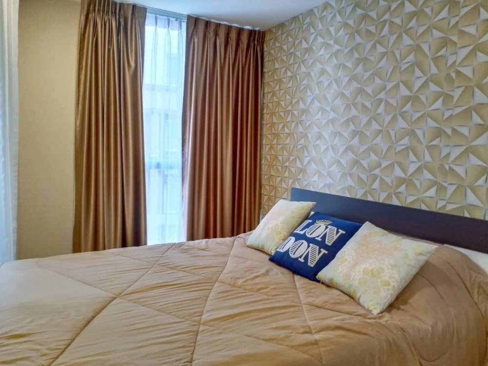 For rent: Chateau In Town Rama 8, 4th floor, fully furnished room, nice to live in. If interested, hurry and reserve. Don't miss out.