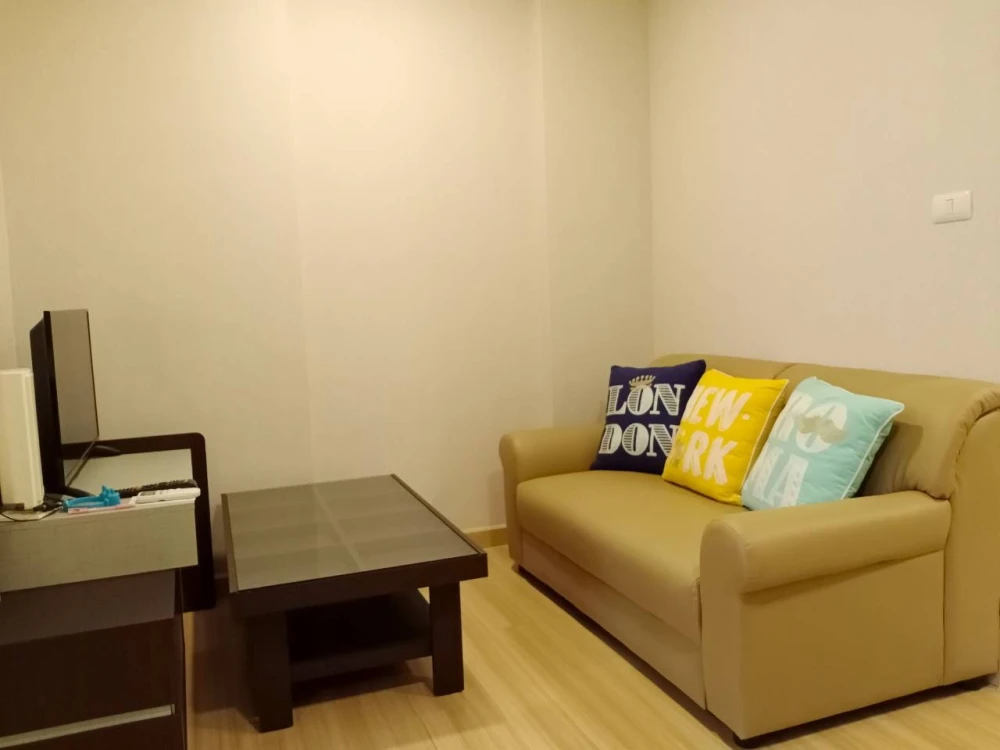 For rent: Chateau In Town Rama 8, 4th floor, fully furnished room, nice to live in. If interested, hurry and reserve. Don't miss out.