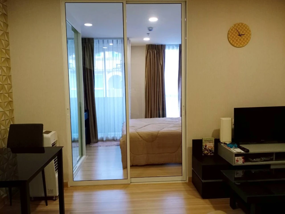 For rent: Chateau In Town Rama 8, 4th floor, fully furnished room, nice to live in. If interested, hurry and reserve. Don't miss out.