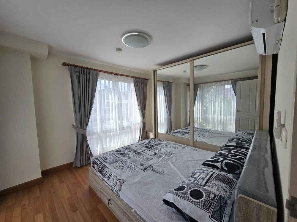 For rent: Chateau in town Ratchada 13, 2nd floor, fully furnished, nice to live in, reserve now, hurry!