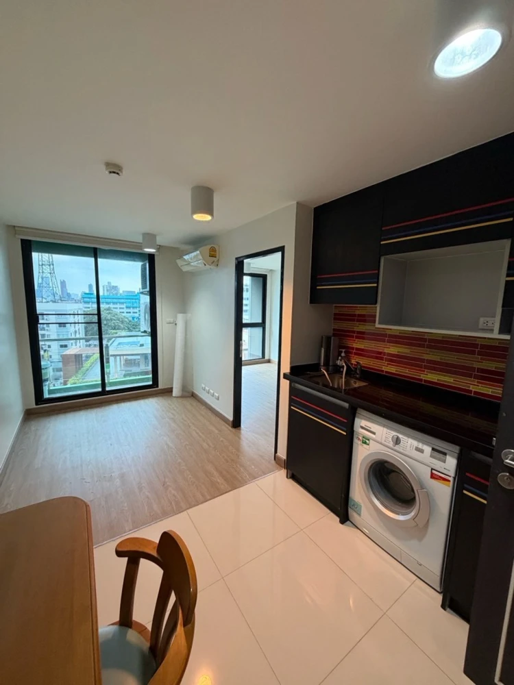 For rent: Chateau in town Ratchada 20-2, 8th floor, fully furnished, very livable. Book now!