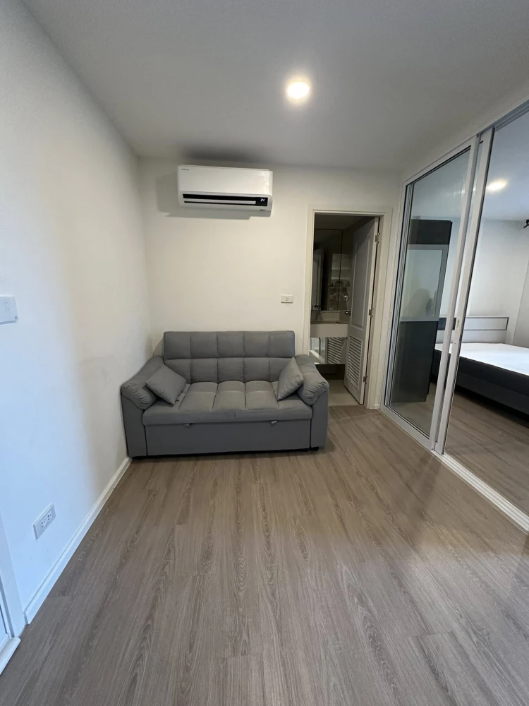 For rent: Chateau In Town Ratchayothin, 4th floor, corner room, good view, fully furnished, book now, don't wait.