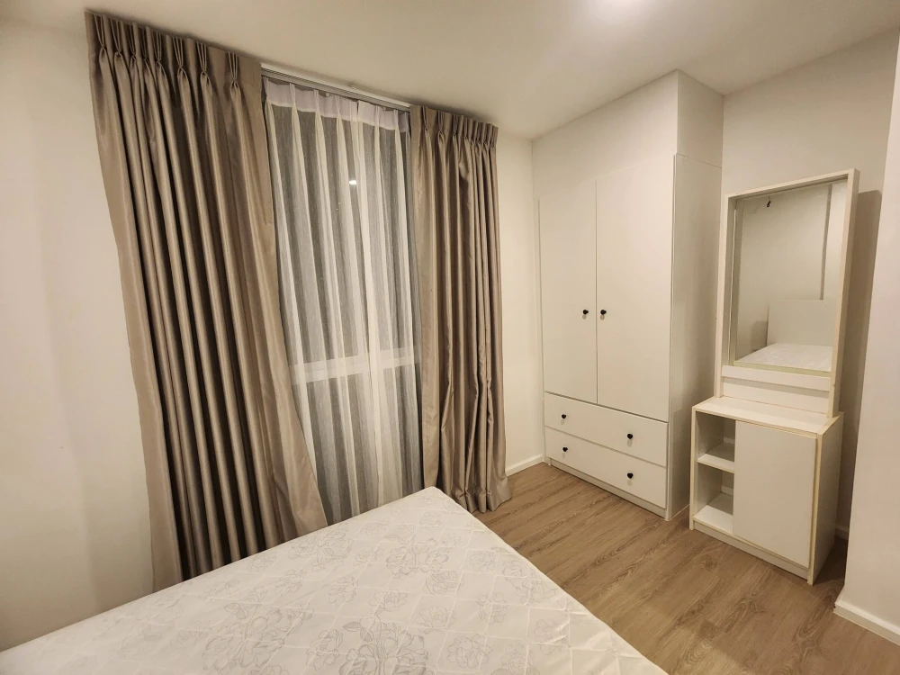 For rent: Chateau In Town Ratchayothin, 6th floor, pool view, fully furnished, ready to move in. Book now!