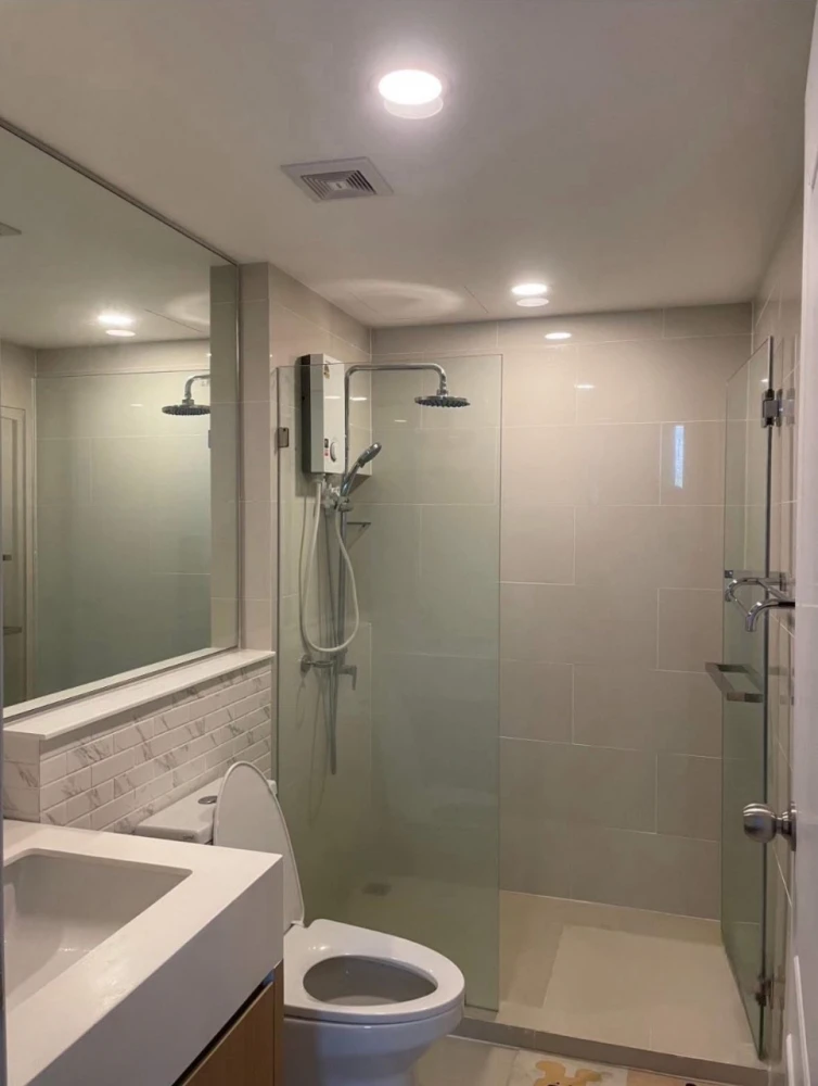 For rent: Chateau In Town Ratchayothin, corner unit offering privacy and spacious living area, fully furnished. Book now!