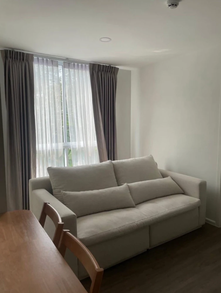 For rent: Chateau In Town Ratchayothin, corner unit offering privacy and spacious living area, fully furnished. Book now!