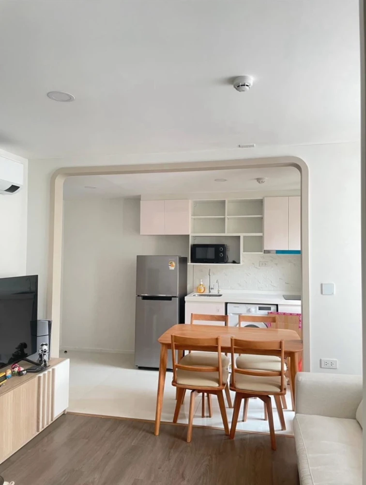 For rent: Chateau In Town Ratchayothin, corner unit offering privacy and spacious living area, fully furnished. Book now!