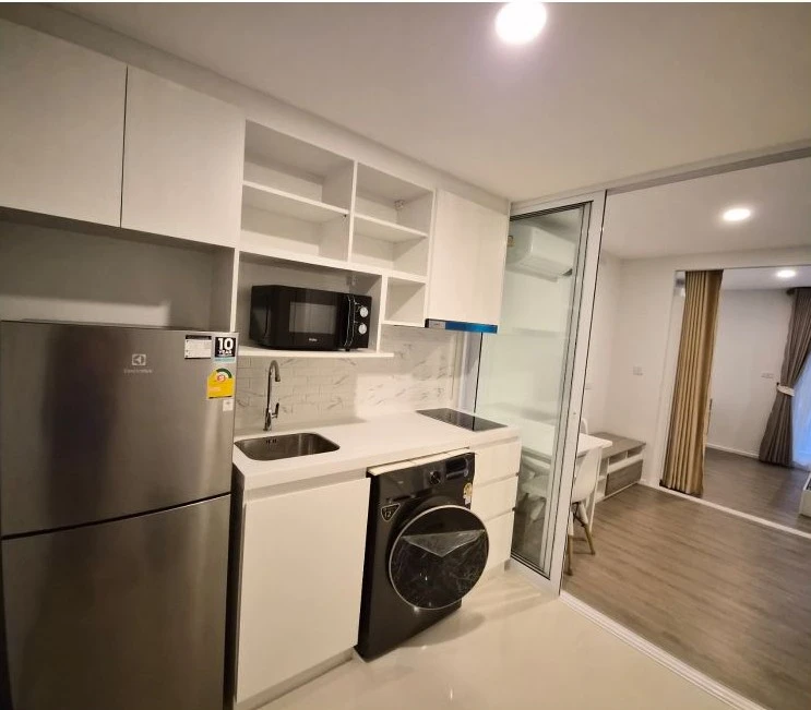 For rent: Chateau In Town Ratchayothin. Spacious area with clearly separated bedroom, living room, and kitchen. Comfortable and not crowded. Don't mis