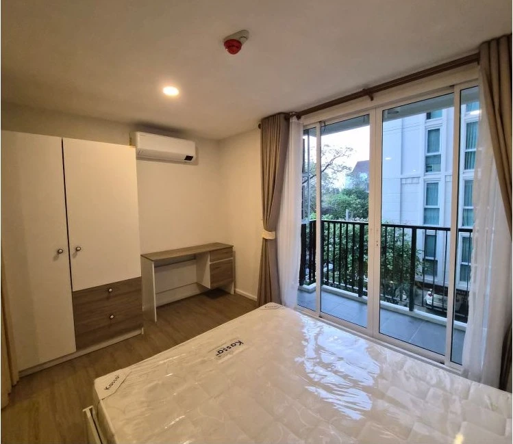 For rent: Chateau In Town Ratchayothin. Spacious area with clearly separated bedroom, living room, and kitchen. Comfortable and not crowded. Don't mis