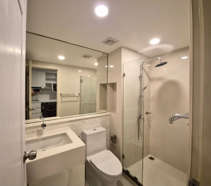 For rent: Chateau In Town Ratchayothin. Spacious area with clearly separated bedroom, living room, and kitchen. Comfortable and not crowded. Don't mis