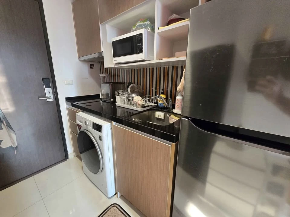 For rent: Chateau in Town Sukhumvit 62/1, beautiful pool view, beautiful view from every room, lots of usable space. You must book this now.