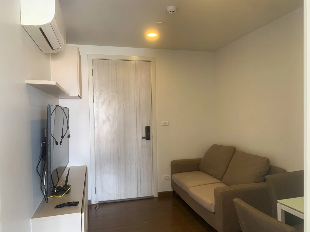 For rent: Chewathai Hallmark Charan 13, ready-to-move-in unit with furniture and appliances. Book now! Don't miss out! +++
