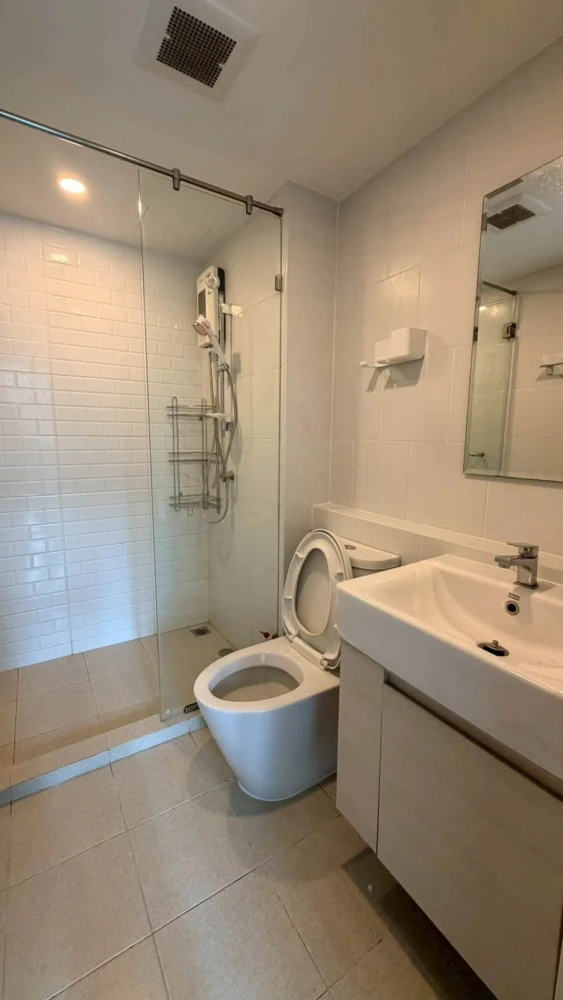 For rent: Chewathai Hallmark Ladprao-Chokchai 4, 1 bedroom, fully furnished. Just bring your bags and move in!