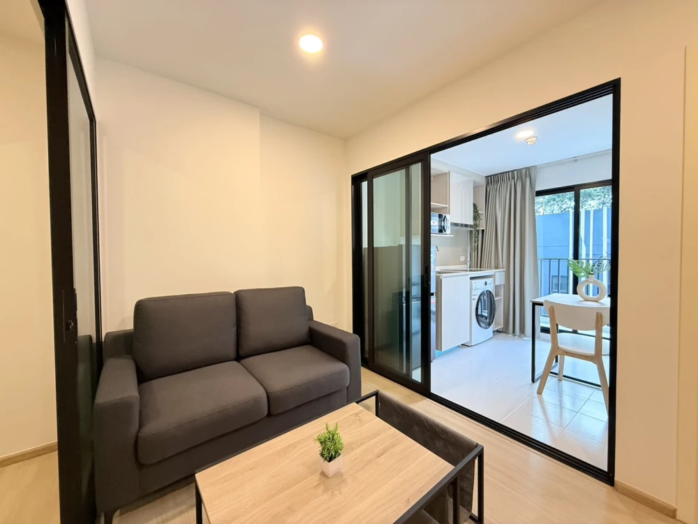For rent: Chewathai Hallmark Ladprao-Chokchai, 4th floor, 3 bedrooms, fully furnished. Book now!