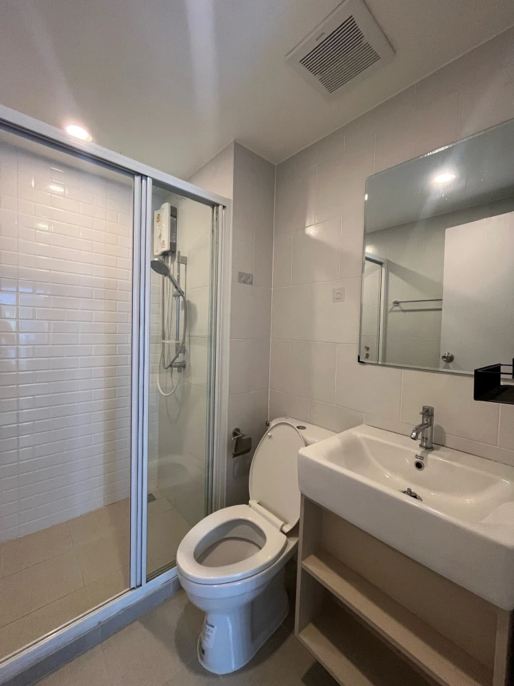 For rent: Chewathai Hallmark Ladprao-Chokchai, 4th floor, 4 beautiful rooms, fully furnished. Book now!