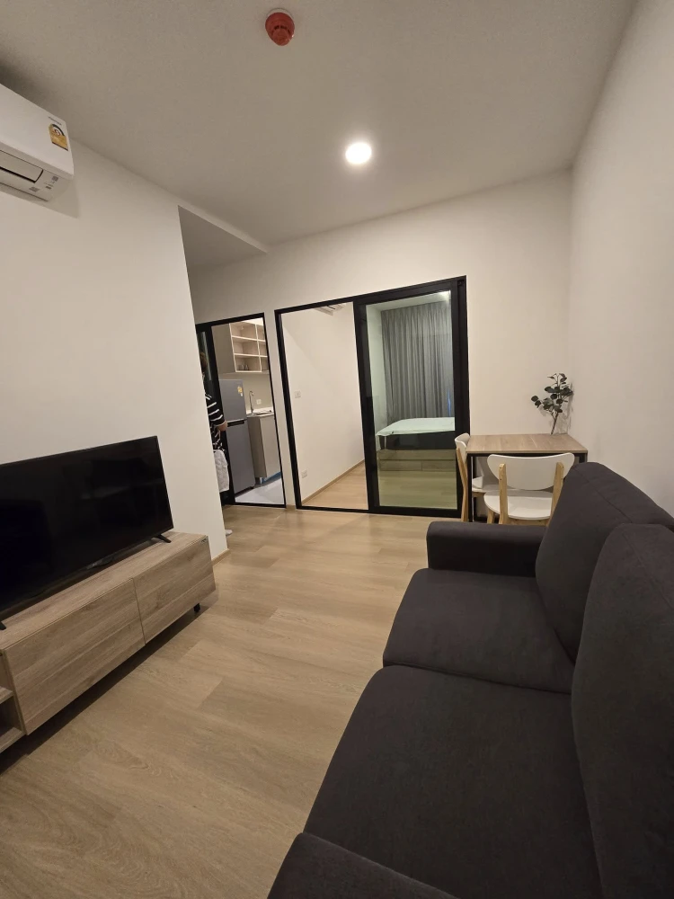 For rent: Chewathai Hallmark Ladprao-Chokchai 4, spacious room, lots of usable space, fully furnished, something good like this shouldn't be missed.