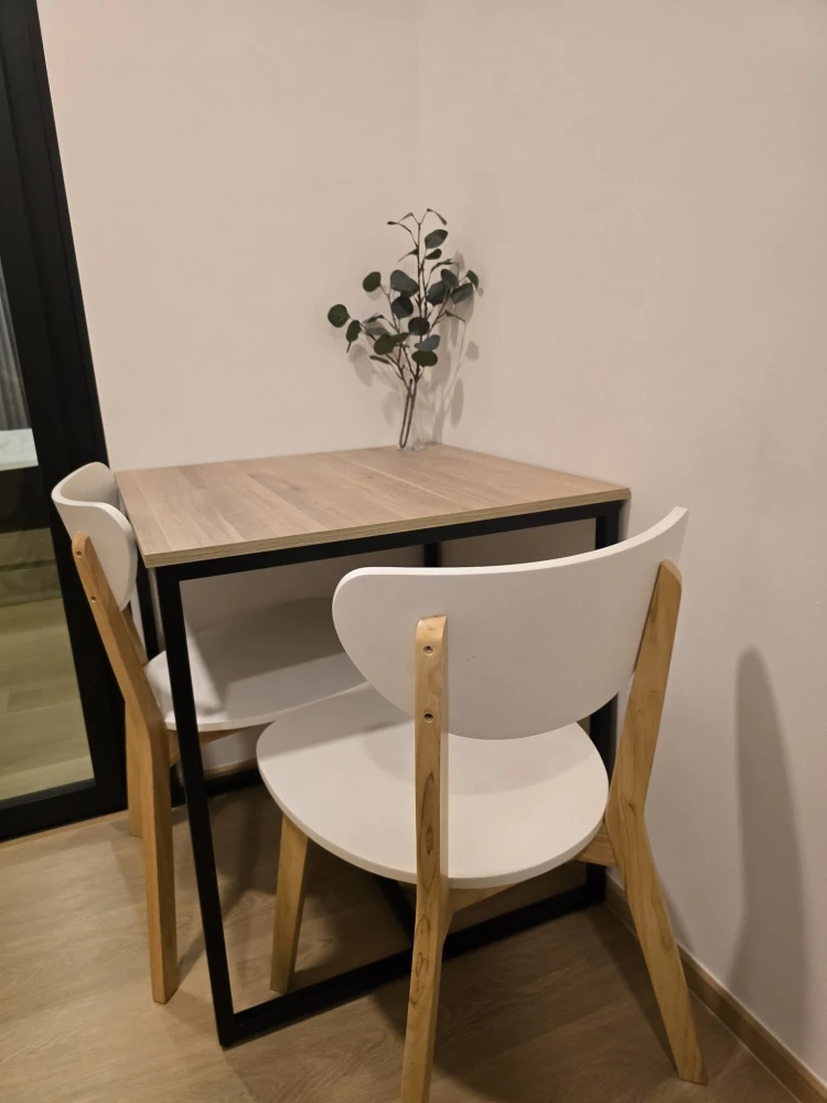 For rent: Chewathai Hallmark Ladprao-Chokchai 4, spacious room, lots of usable space, fully furnished, something good like this shouldn't be missed.
