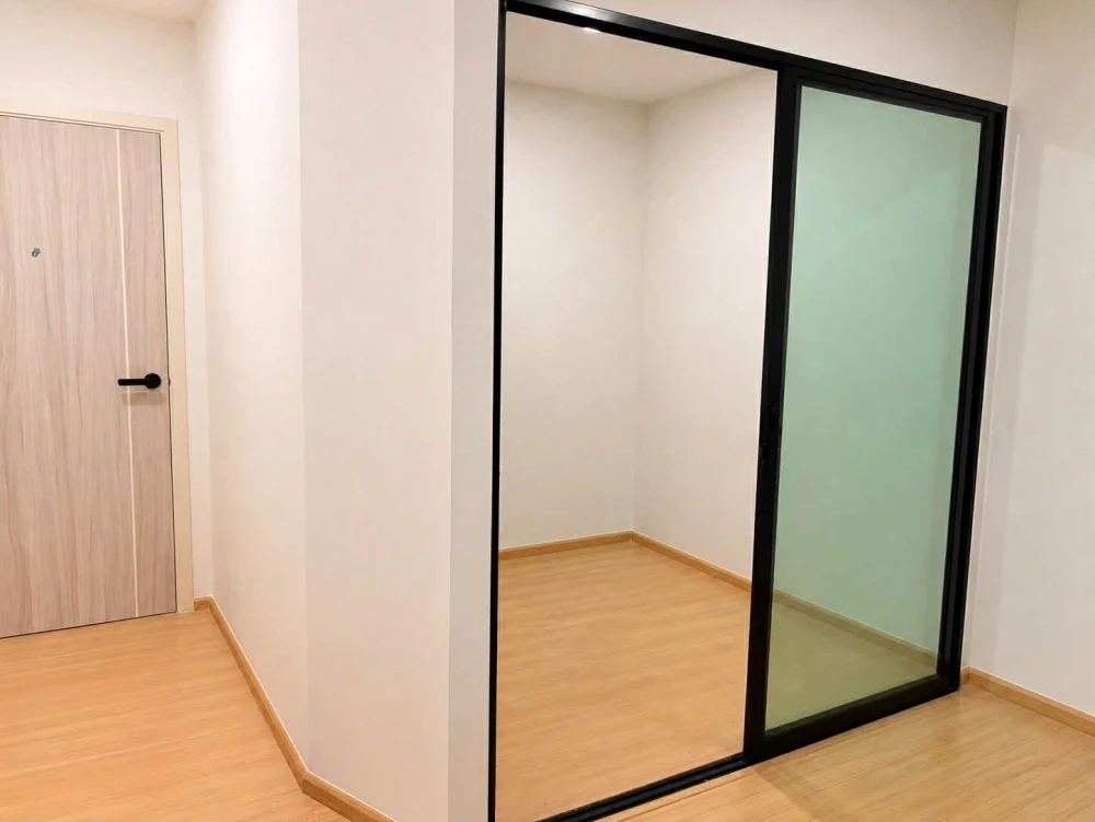 For rent: Chewathai Hallmark Ladprao-Chokchai 4. Nice room, fully furnished. Just bring your belongings and move in!