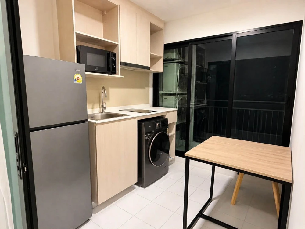 For rent: Chewathai Hallmark Ladprao-Chokchai 4. Nice room, fully furnished. Just bring your belongings and move in!