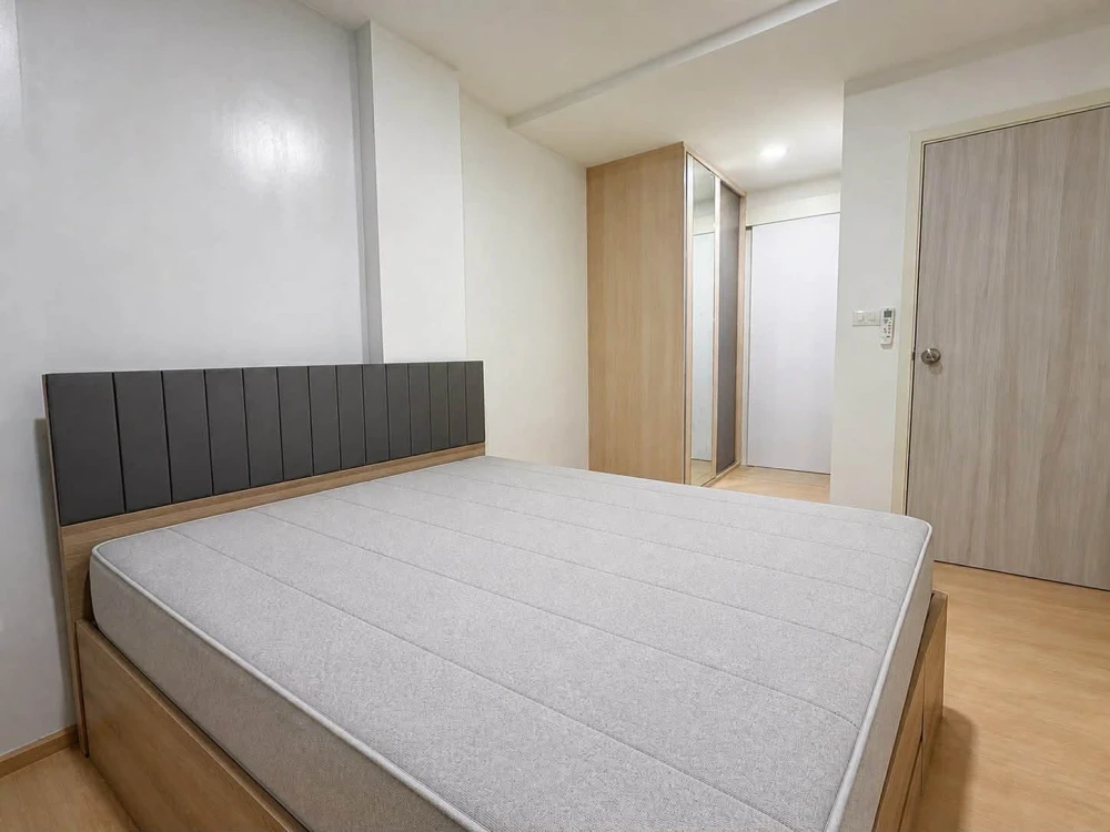 For rent: Chewathai Hallmark Ladprao-Chokchai 4. Nice room, fully furnished. Just bring your belongings and move in!