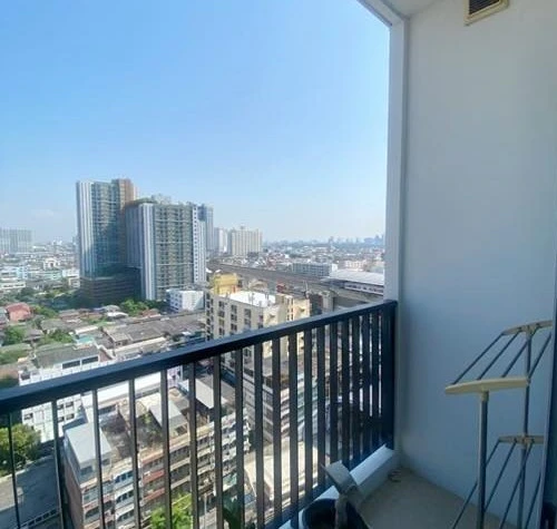 For rent: Chewathai Interchange, 2 bedrooms, spacious living area, fully furnished. Book now!