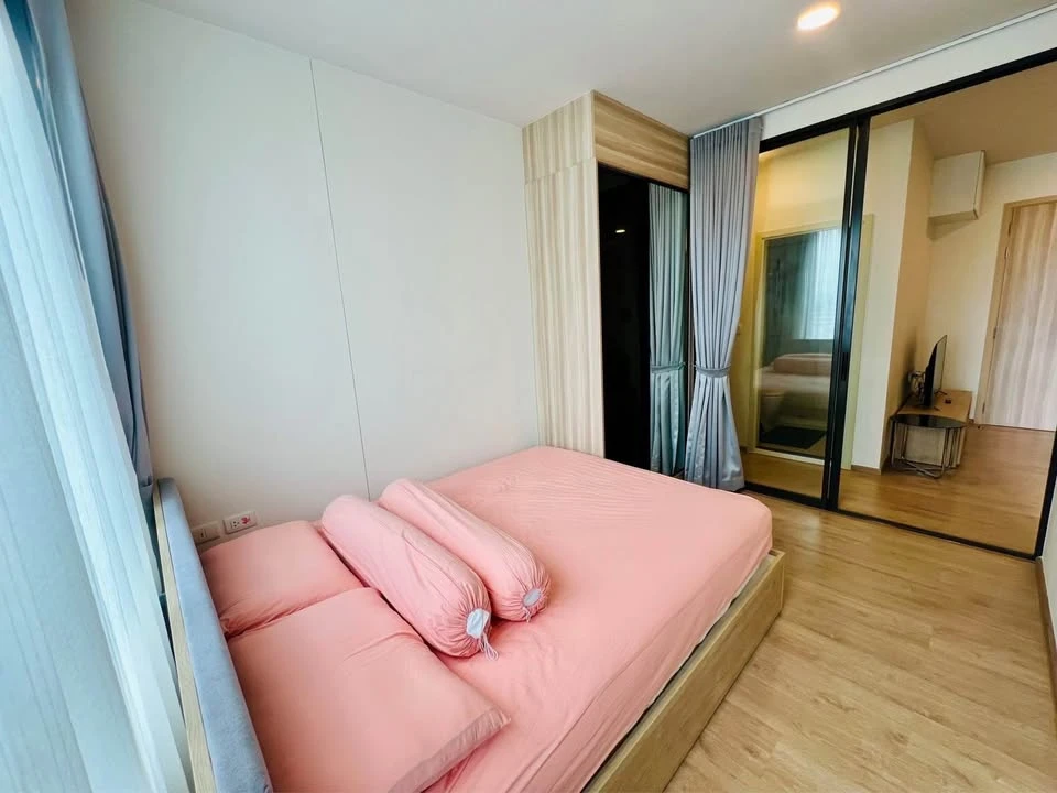 For rent: Chewathai Kaset Nawamin, 10th floor, nice room, fully furnished, interested, reserve now.
