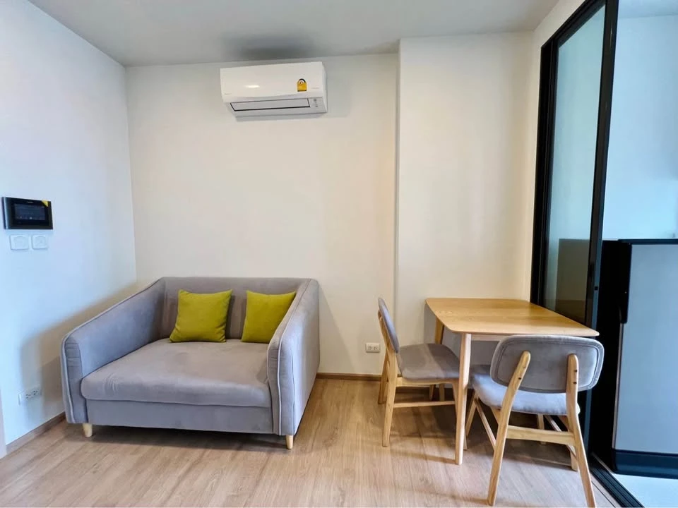 For rent: Chewathai Kaset Nawamin, 10th floor, nice room, fully furnished, interested, reserve now.