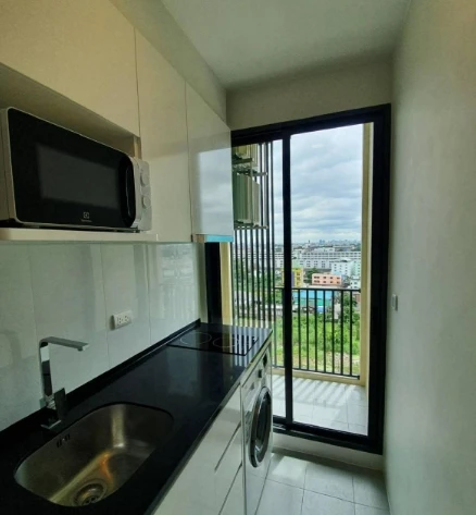 For rent: Chewathai Kaset Nawamin, 11th floor, corner unit, fully furnished, ready to move in. Book now!