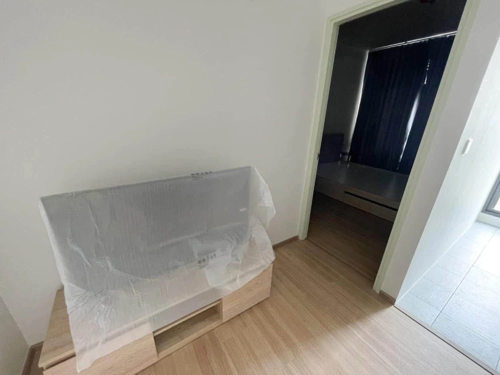For Rent: Chewathai Kaset Nawamin, 21st floor. A lovely, fully furnished unit—book now! Don't miss out.