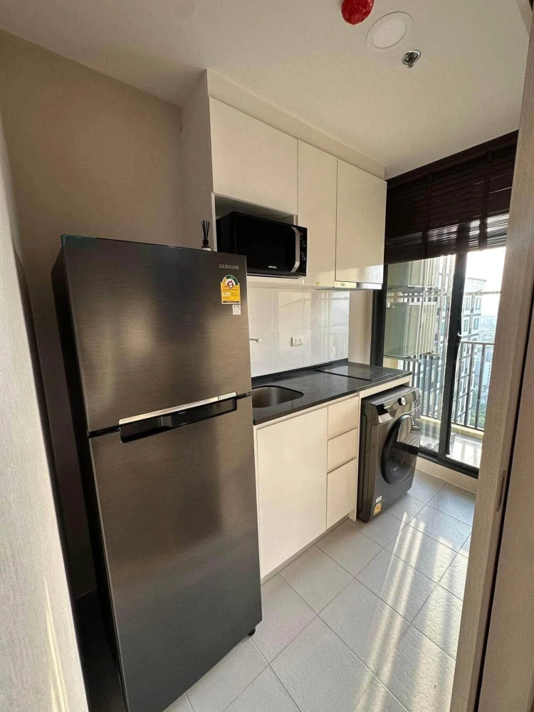 For rent: Chewathai Kaset Nawamin, 24th floor, corner room, fully furnished, nice to live in. If interested, hurry and reserve now. Don't miss out. Ur