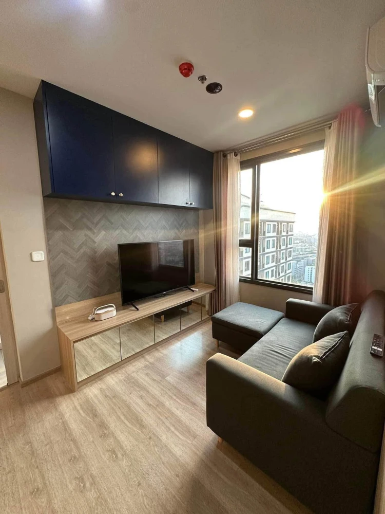 For rent: Chewathai Kaset Nawamin, 24th floor, corner room, fully furnished, nice to live in. If interested, hurry and reserve now. Don't miss out. Ur