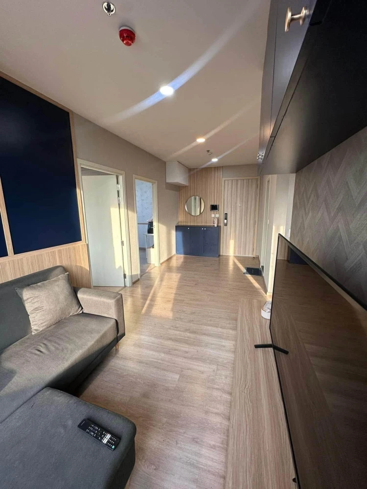 For rent: Chewathai Kaset Nawamin, 24th floor, corner room, fully furnished, nice to live in. If interested, hurry and reserve now. Don't miss out. Ur