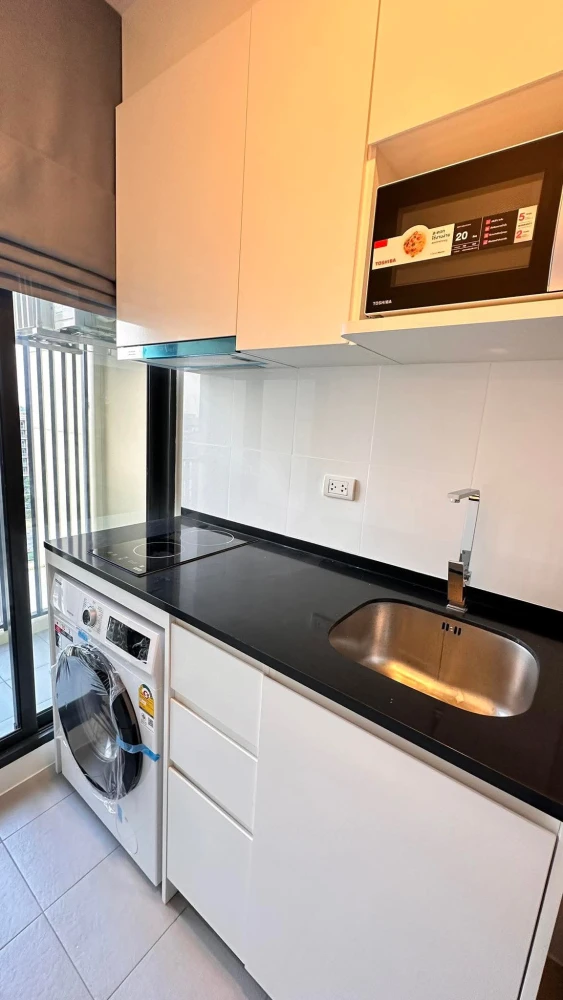 For rent: Chewathai Kaset Nawamin, 9th floor unit with spacious balcony and beautiful garden view. Fully furnished. Book now!